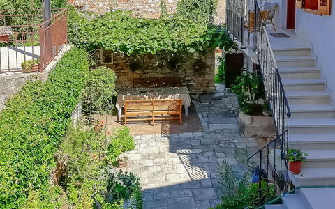 Pula Vodnjan 103: Plant, Building, Stairs, Road Surface, Urban Design, Grass, Houseplant, House, Flooring, Residential Area