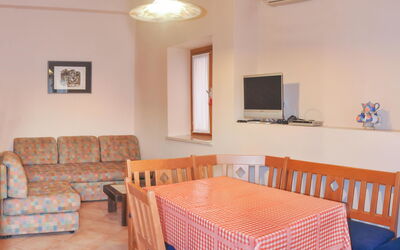 Accommodation:&nbsp;Forlani 103.2