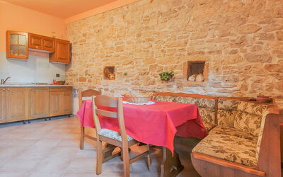 Accommodation:&nbsp;Forlani 103.1