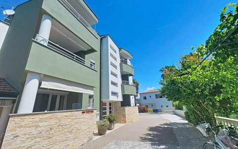 Zadar Bibinje 208: Apartment, Balcony, Condominium, Shade, Driveway, Walkway, Hotel
