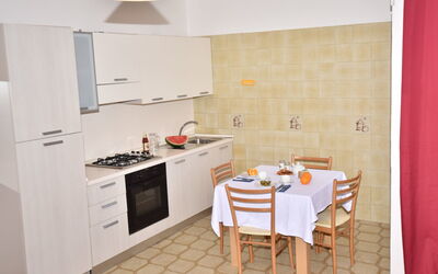 Accommodation:&nbsp;Green Marine, Palme, Ismare 320.11
