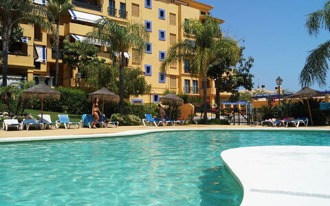 Los Almendros i: Water, Sky, Property, Building, Swimming Pool, Window, Azure, Plant, Tree, Leisure