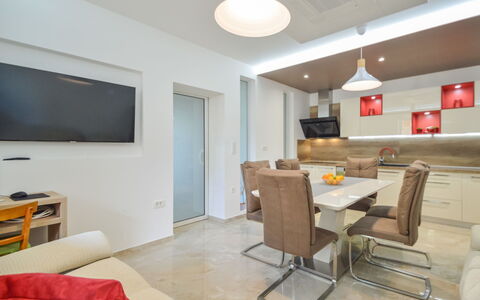 Accommodation:&nbsp;Mornar 100.5