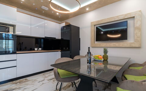 Accommodation:&nbsp;Mornar 100.3