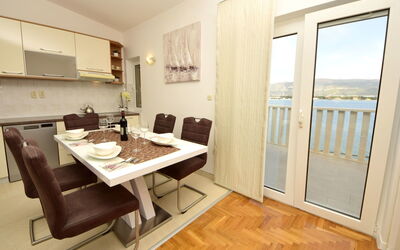 Accommodation:&nbsp;Mornar 100.2