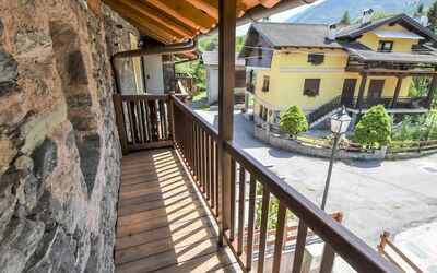 Accommodation:&nbsp;Les Cors 100.2