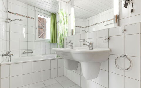 Atlantis Apartments by Mein Samnaun – Mo: Bathroom, Plumbing Fixture, Interior Design, Bathroom Sink, Flooring, Sink, Floor, Tap, Plumbing, Toilet