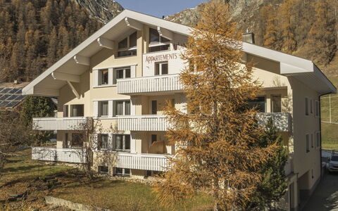 Atlantis Apartments by Mein Samnaun – Mo: Wood, Architecture, Roof, Home, House, Cottage, Door, Siding, Garden Buildings, Hardwood