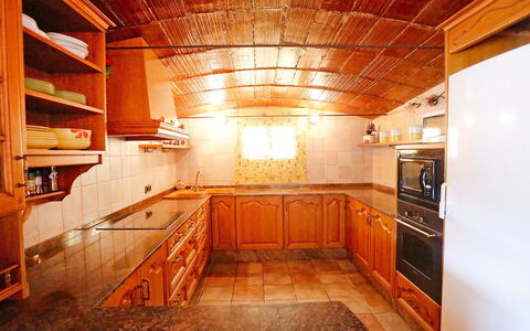 L'Aldea: Room, Property, Ceiling, Building, Interior Design, Furniture, Floor, House, Home, Architecture