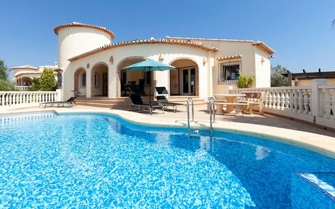 Capi: Water, Sky, Property, Swimming Pool, Azure, Nature, Plant, Blue, Building, Leisure