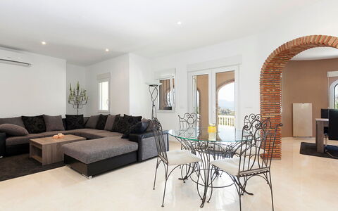 Capi: Room, Property, Furniture, Interior Design, Building, Living Room, Floor, Table, Ceiling, Real Estate