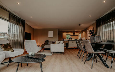 De Woude: Furniture, Interior Design, Flooring, Floor, Wood Flooring, Wood, Ceiling, Couch, Living Room, Room