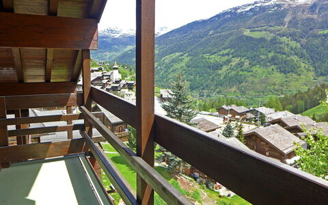 Tarcianne Apt A6: Sky, Property, Wood, Mountain, Tree, Building, Biome, Real Estate, Leisure, Cloud