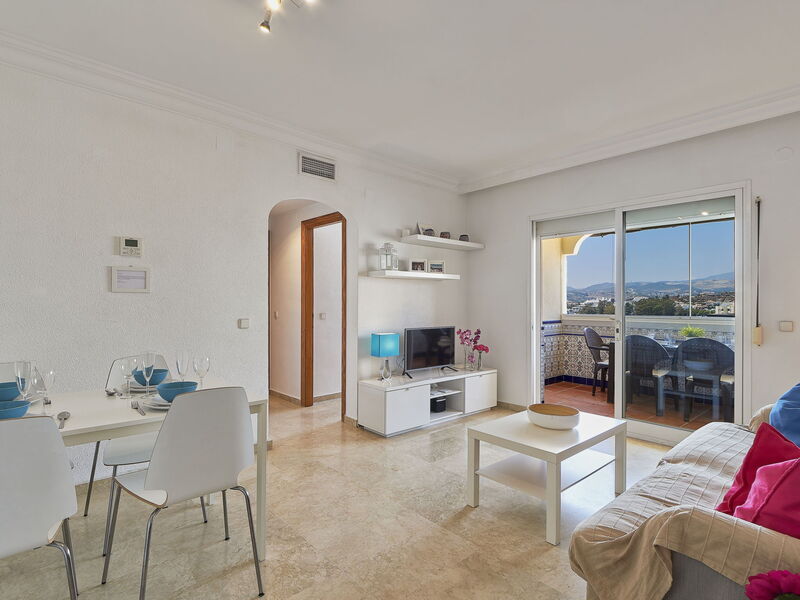 Accommodation:&nbsp;Marina Bay 108.1