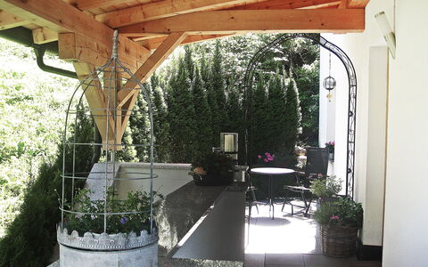 Schaller: Plant, Flowerpot, Building, Shade, Houseplant, Porch, Real Estate, Landscape, Tree, Tints And Shades