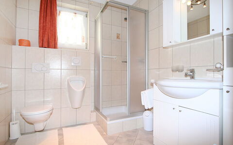 Schaller: Mirror, Plumbing Fixture, Bathroom Cabinet, Property, Sink, Bathroom, Bathroom Sink, Tap, Purple