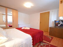 Accommodation:&nbsp;Ana 101.3