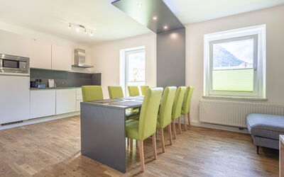 Accommodation:&nbsp;Für Bis zu 8 Personen  100.45
