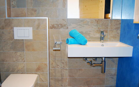 D'Arby: Brown, Mirror, Tap, Plumbing Fixture, Property, Bathroom Sink, Sink, Blue, Bathroom, Purple