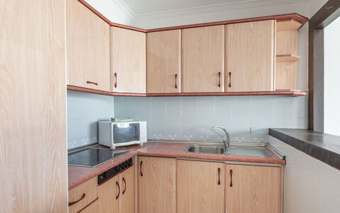 Monte Paraiso: Countertop, Cabinetry, Kitchen Sink, Property, Furniture, Sink, Building, Kitchen, Kitchen Appliance, Kitchen Stove