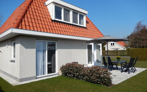 Noordwijk 350: Plant, Sky, Building, Property, Window, House, Land Lot, Cottage, Tree