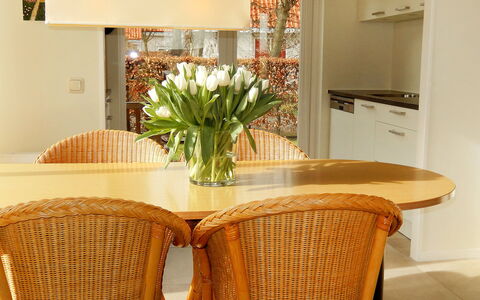 Noordwijk 450: Table, Furniture, Flower, Property, Countertop, Plant, Cabinetry, Chair, Wood, Rectangle
