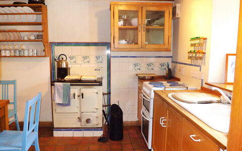 Tarskavaig: Cabinetry, Property, Furniture, Countertop, Kitchen, Kitchen Appliance, Home Appliance, Kitchen Stove, Wood, Sink