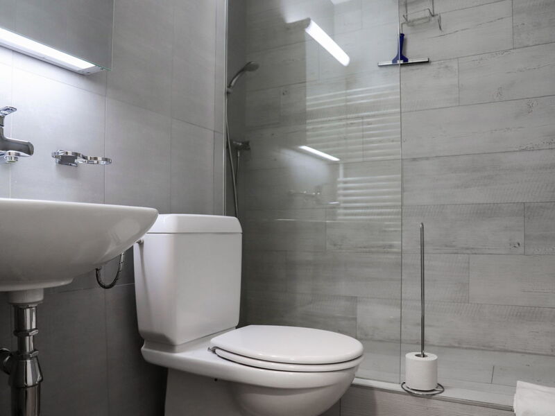 Accommodation:&nbsp;Balmoral 118.3