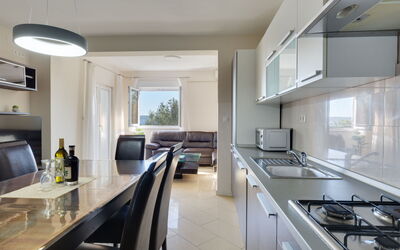 Accommodation:&nbsp;Relax 101.4