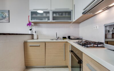 Accommodation:&nbsp;Relax 101.3