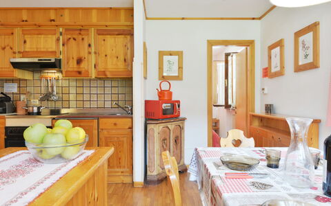 Accommodation:&nbsp;Apt 3 570.2