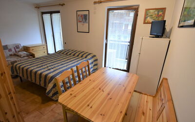 Accommodation:&nbsp;Apt 8 590.2