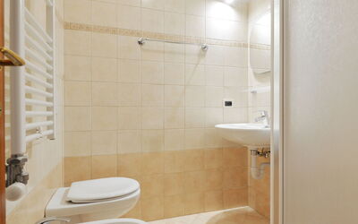 Accommodation:&nbsp;Apt 14 590.1