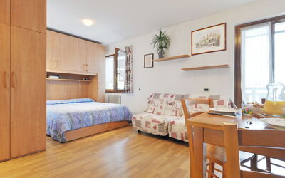 Accommodation:&nbsp;Apt 14 590.1
