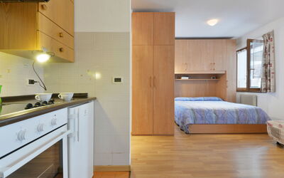 Accommodation:&nbsp;Apt 14 590.1