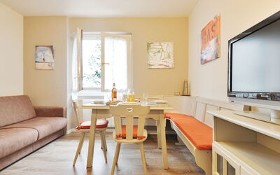 Accommodation:&nbsp;Apt 20 590.4