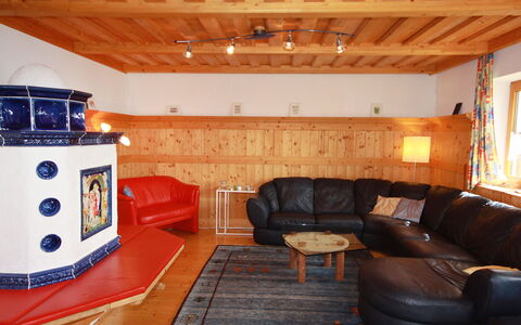 Almvilla: Property, Furniture, Lighting, Building, Architecture, Wood, Interior Design, Floor, Wall, Living Room