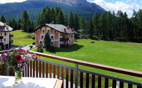 Chesa Vadret 12: Plant, Mountain, Cloud, Property, Sky, Building, Nature, Green, Tree, Natural Landscape