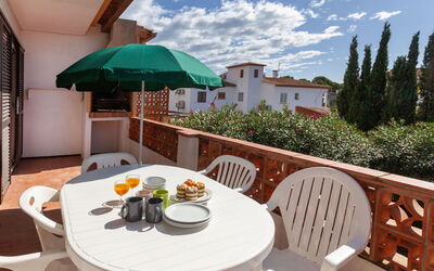 Accommodation:&nbsp;Adelfa Apt 6 170.2