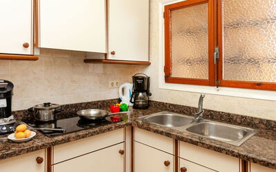 Accommodation:&nbsp;Adelfa Apt. 1 170.1