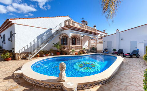 Rustical Mont Roig: Property, Swimming Pool, House, Real Estate, Building, Home, Water, Architecture, Vacation, Residential Area