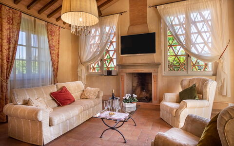 Le Vigne 6: Brown, Furniture, Property, Couch, Wood, Interior Design, Lighting, Living Room, Window, Comfort