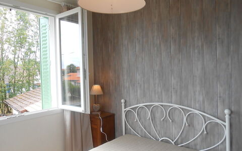 Maison les Oies: Property, Light, Wood, Lighting, Textile, Interior Design, Comfort, Shade, Building