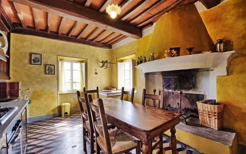 Il Gualdo: Property, Room, Building, Interior Design, Ceiling, Furniture, House, Beam, Real Estate, Table
