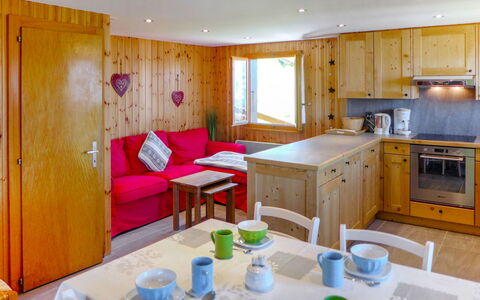 Le Ruisseau: Table, Cabinetry, Property, Furniture, Countertop, Interior Design, Wood, Lighting, Kitchen Stove, Kitchen Appliance