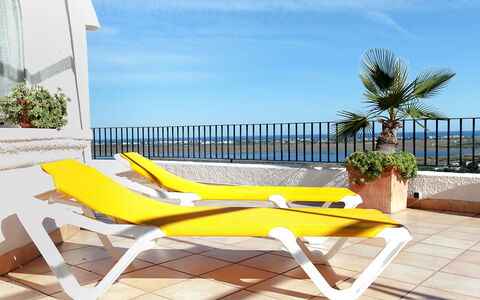 Villa da Vinci: Outdoor Furniture, Furniture, Chaise Longue, Yellow, Sunlounger, Property, Couch, Room, Vacation, Leisure