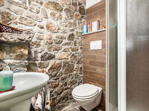 Accommodation:&nbsp;Perla