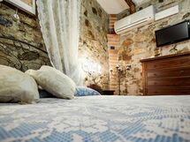 Accommodation:&nbsp;Diamante