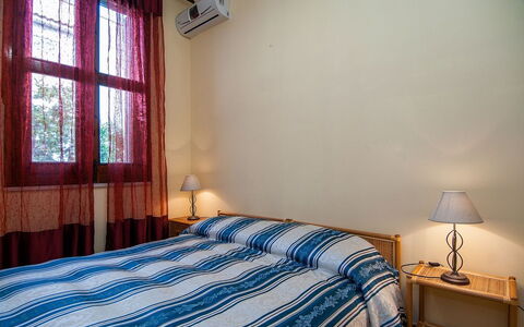 Vista Mare Noto: Bedroom, Bed, Room, Furniture, Bed Sheet, Property, Bed Frame, Wall, Bedding, Floor