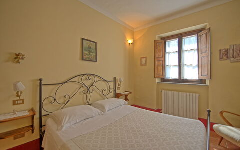 Casa Catia: Bedroom, Bed, Room, Bed Sheet, Property, Furniture, Bed Frame, Floor, Bedding, Mattress